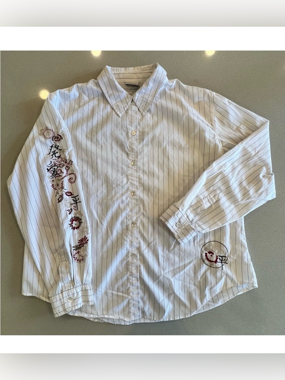 CHICO'S WOMEN'S LONG SLEEVES STRIPED EMBROIDERED FLORAL
BUTTON UP SZ 3 XL 16